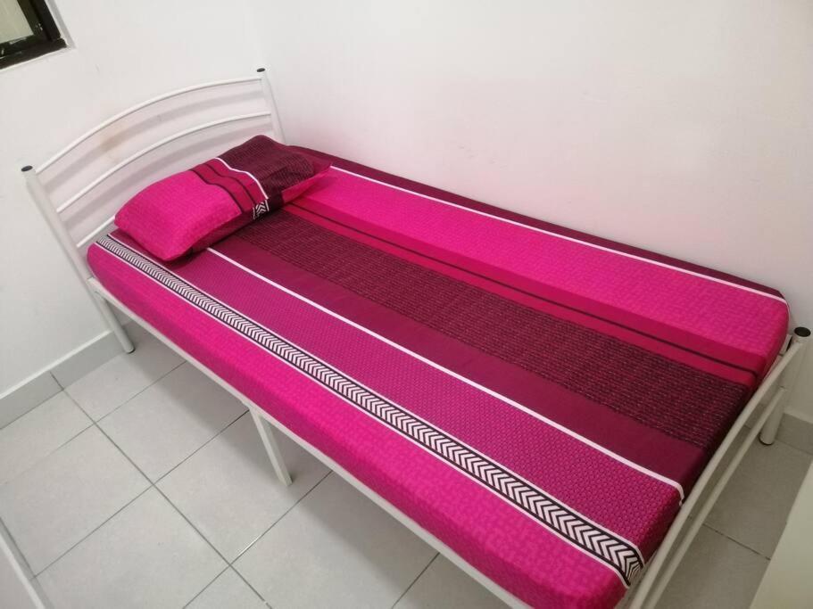 H&H Lovely Homestay In Nilai Exteriör bild