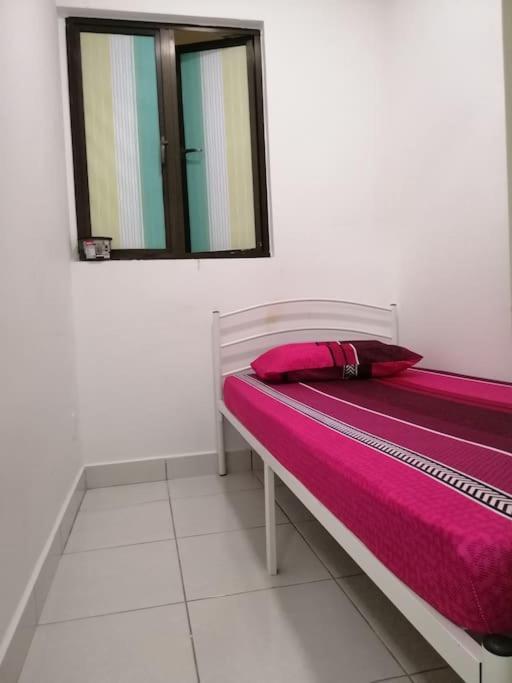 H&H Lovely Homestay In Nilai Exteriör bild
