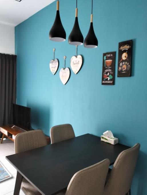 H&H Lovely Homestay In Nilai Exteriör bild